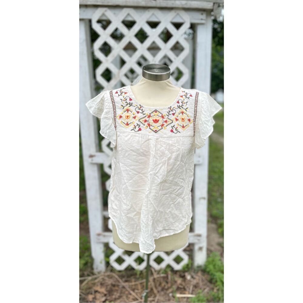Blu Pepper Medium White Red Embroidered Top New